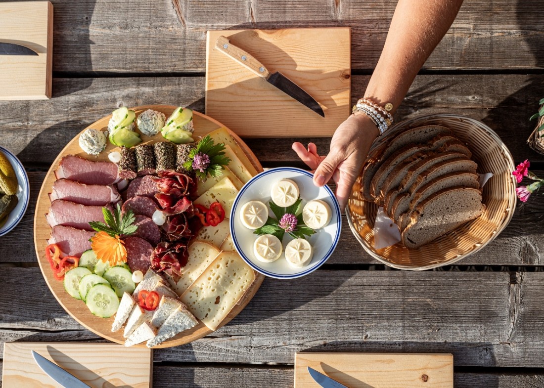 Brettljause auf der Alm © TVB Großarltal/Lorenz Masser